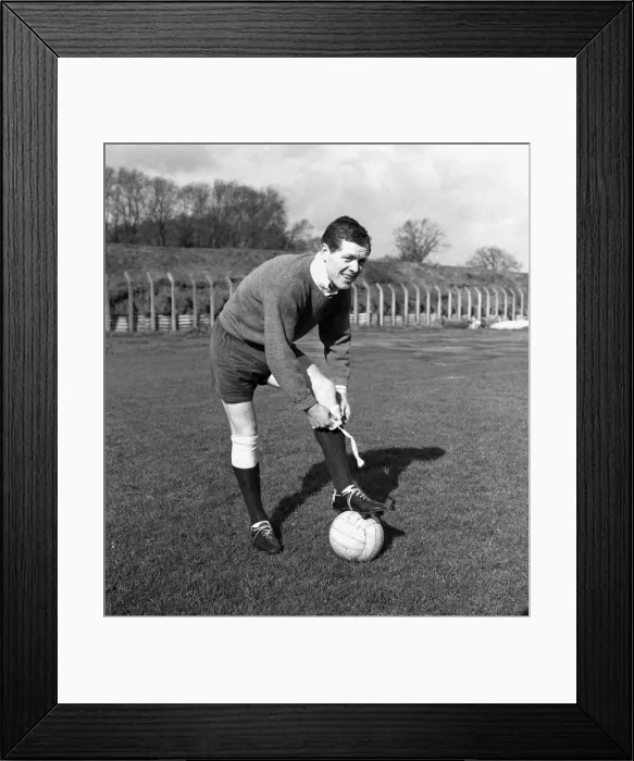 Framed Print : Tottenham Hotspur forward Les Allen in training at the Spurs training headquarters Framed Print : Tottenham Hotspur forward Les Allen in training at the Spurs training headquarters