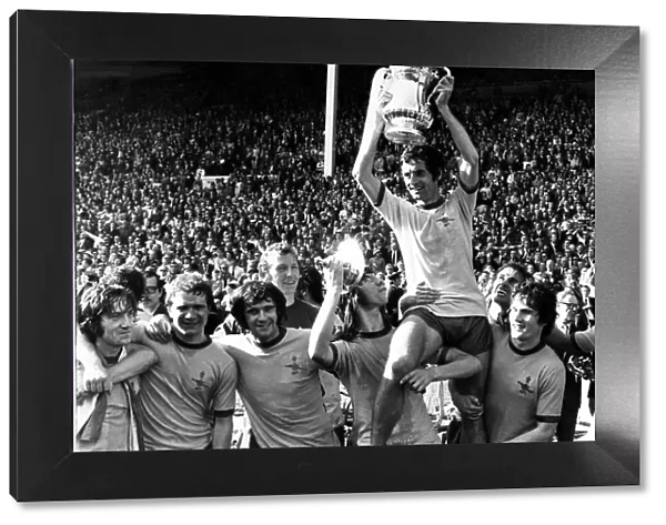 Sport - Football - Arsenal - 1971 - FA Cup Final Arsenal lift the FA Cup following