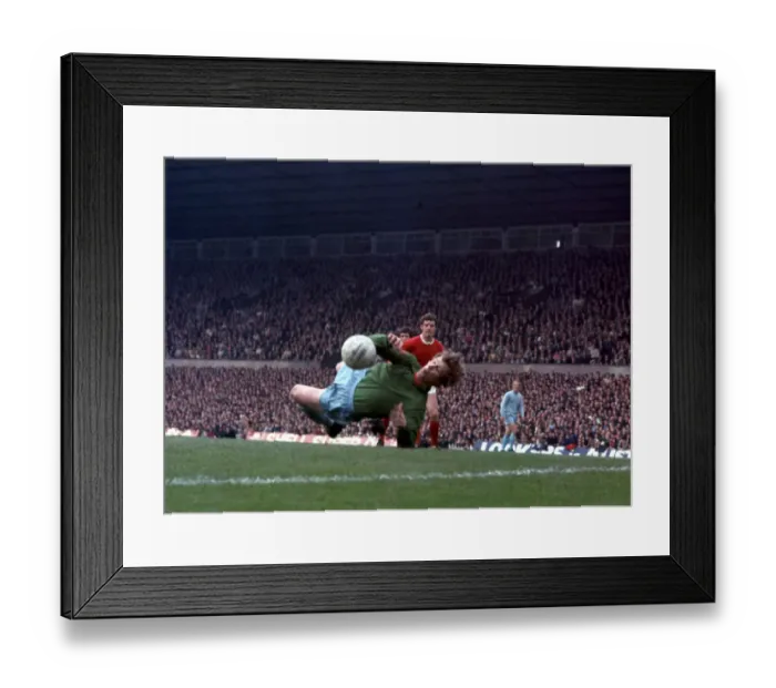 Framed Print : English League Division One match at Old Trafford Manchester United 3 v Sunderland Framed Print : English League Division One match at Old Trafford Manchester United 3 v Sunderland