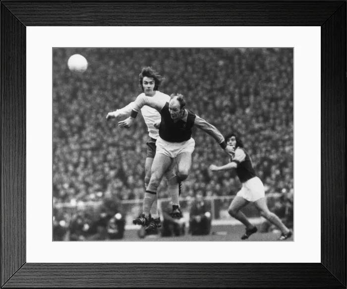 Framed Print : 1971 League Cup Final at Wembley Stadium. Tottenham Hotspur 2 v Aston Villa 0 Framed Print : 1971 League Cup Final at Wembley Stadium. Tottenham Hotspur 2 v Aston Villa 0