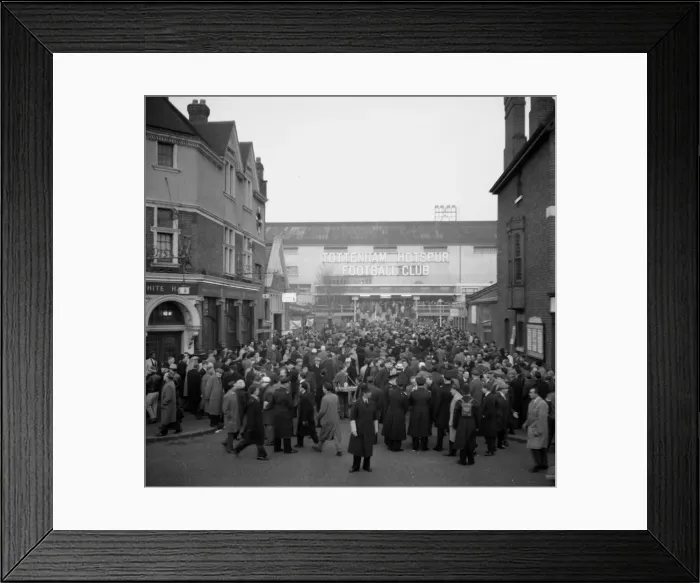Framed Print : 1961  /  62 Season European Fairs Cup Tottenham Hotspur v Benfica
