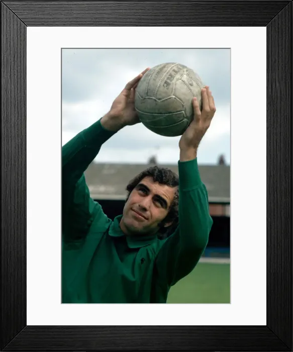 Framed Print : Leicester City goalkeeper Peter Shilton during a training session July 1971 Framed Print : Leicester City goalkeeper Peter Shilton during a training session July 1971