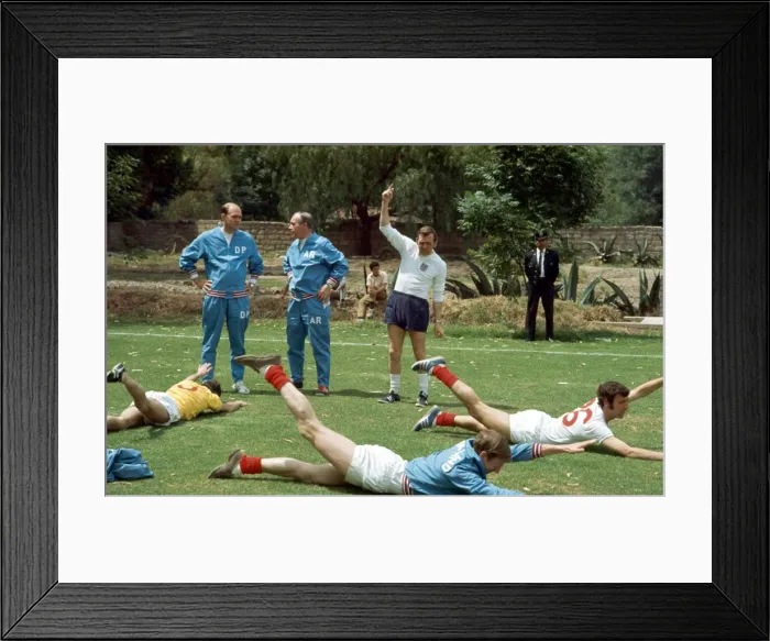Framed Print : England manager Alf Ramsey oversees a training session with the England team at Reforma Framed Print : England manager Alf Ramsey oversees a training session with the England team at Reforma