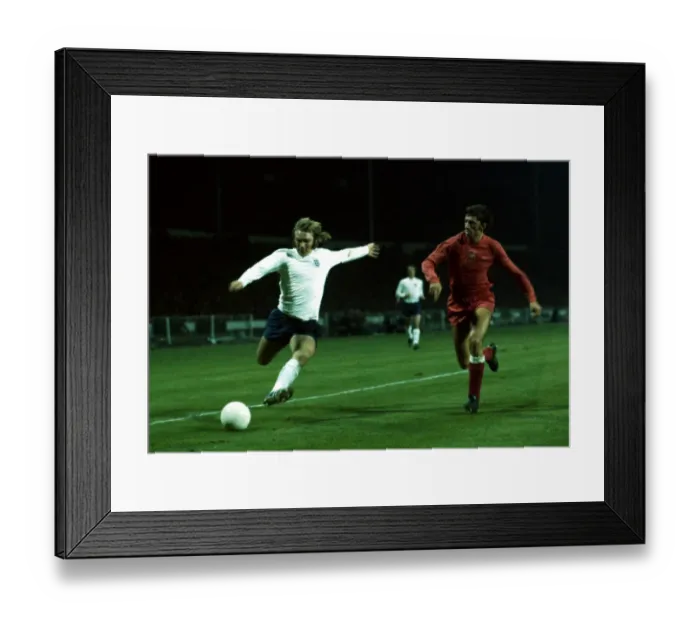 Framed Print : World Cup Qualifier at Wembley Stadium England 1 v Poland 1 England