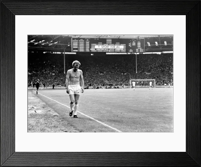 Framed Print : F. A. Charity Shield. Leeds United (1) v. Liverpool (1). Liverpool win 6-5 Framed Print : F. A. Charity Shield. Leeds United (1) v. Liverpool (1). Liverpool win 6-5