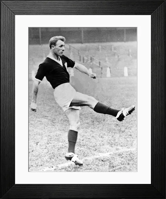 Framed Print : Tommy Docherty Scotland Footballer 1957