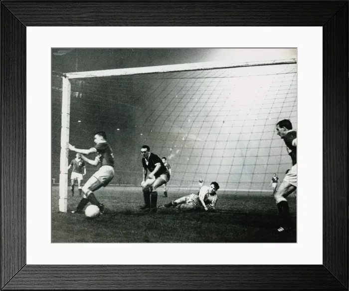 Framed Print : Scotland v Northern Ireland, British Home International match at Hampden Park November Framed Print : Scotland v Northern Ireland, British Home International match at Hampden Park November