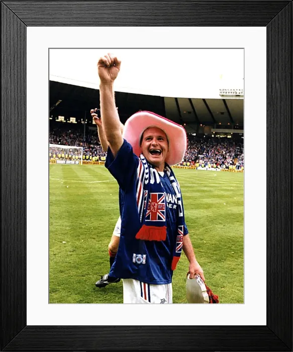 Framed Print : Scottish Cup final at Hampden Park. Glasgow Rangers 5 v Heart of Midlothian 1 Framed Print : Scottish Cup final at Hampden Park. Glasgow Rangers 5 v Heart of Midlothian 1