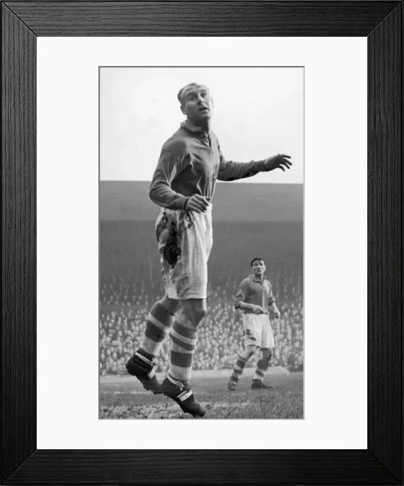 Framed Print : Liverpool footballer Ray Lambert in action during a league match Framed Print : Liverpool footballer Ray Lambert in action during a league match