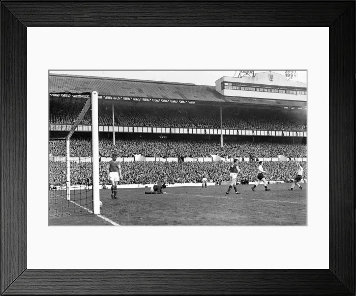 Framed Print : English League Division One match at White Hart Lane Tottenham Hotpsur 6 v Aston Framed Print : English League Division One match at White Hart Lane Tottenham Hotpsur 6 v Aston
