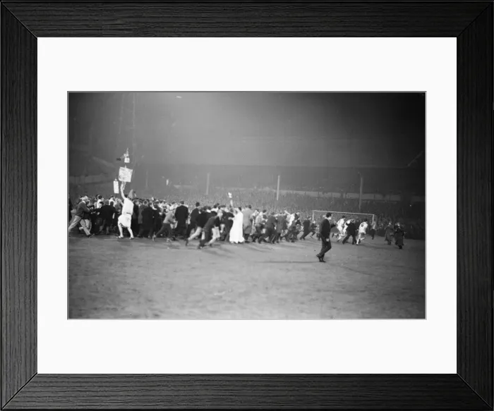 Framed Print : A pitch invasion after the Tottenham Hotspur v Gornik Zabrze European Cup tie played Framed Print : A pitch invasion after the Tottenham Hotspur v Gornik Zabrze European Cup tie played