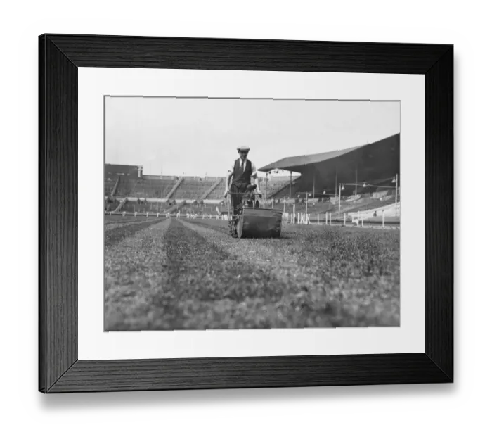Framed Print : Preparations for the FA Cup Final between Manchester City