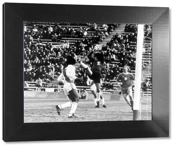 World Cup 1978. Peru v Poland. Peruvian goalkeeper Ramon Quiroga jumps to collect