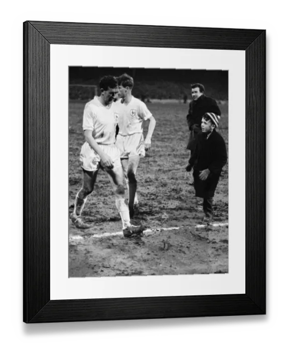 Framed Print : 1961  /  62 Season European Fairs Cup Tottenham Hotspur v Benfica