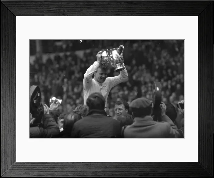 Framed Print : League Cup Final 1968. Arsenal v. Leeds. Billy Bremner is chaired by team mates Framed Print : League Cup Final 1968. Arsenal v. Leeds. Billy Bremner is chaired by team mates