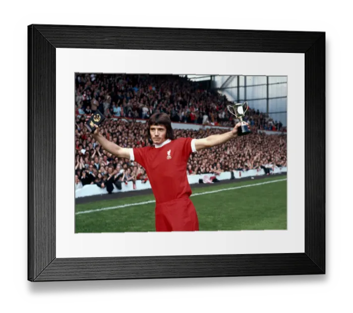 Framed Print : Liverpool footballer Kevin Keegan shows off his Best Youngster of the Year Award before a