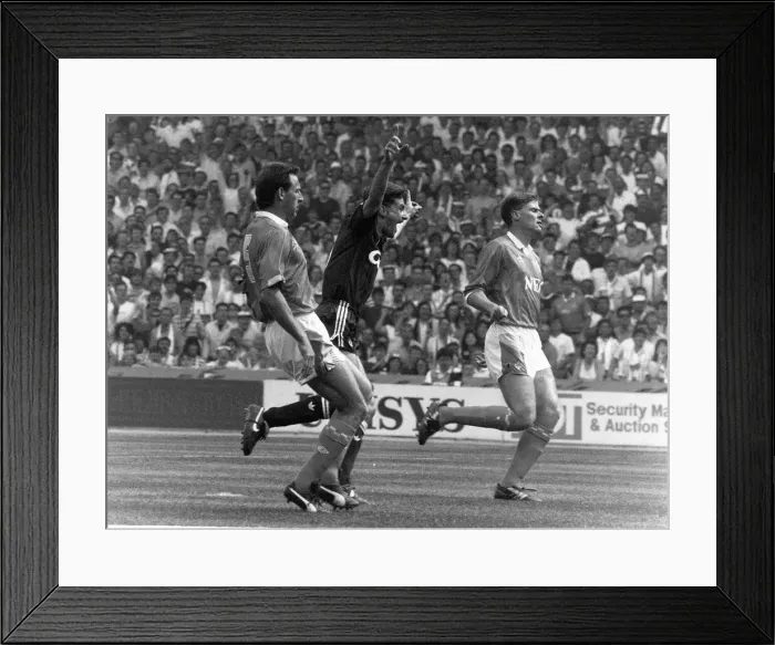 Framed Print : FA Cup Final Liverpool 3 v. Everton 2 John Aldridge of