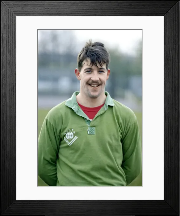 Framed Print : Crystal Palace goalkeeper Nigel Martyn in training November 1989 Framed Print : Crystal Palace goalkeeper Nigel Martyn in training November 1989