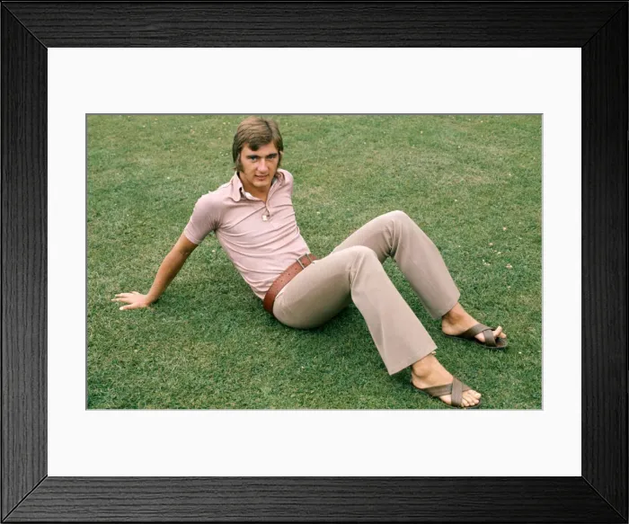 Framed Print : Chelsea footballer Alan Hudson December 1971 Framed Print : Chelsea footballer Alan Hudson December 1971