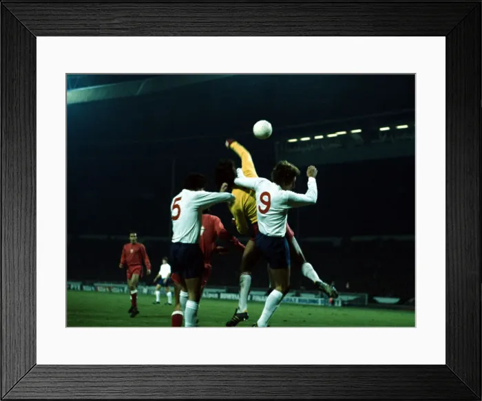 Framed Print : World Cup Qualifier at Wembley Stadium England 1 v Poland 1 England