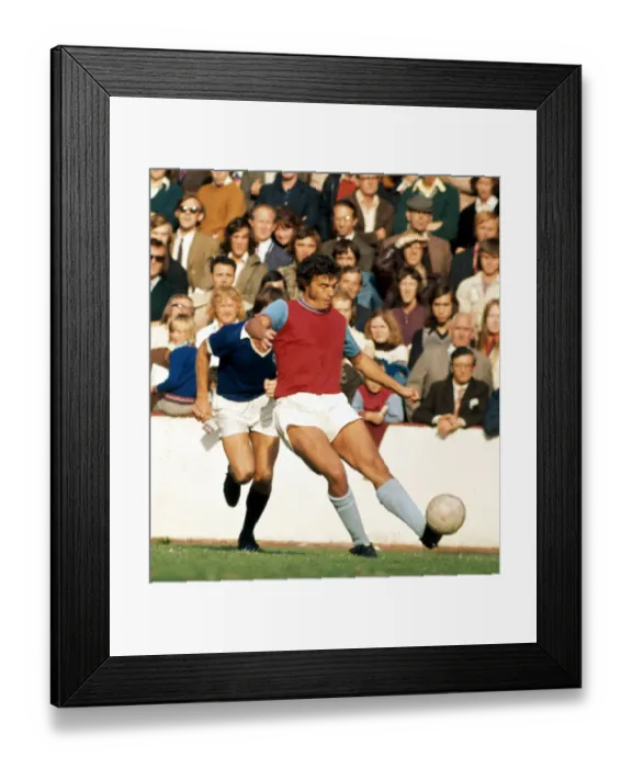 Framed Print : English League Division One match at Upton Park West Ham 1 v Leicester City 1