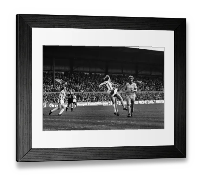 Framed Print : English League Division One match. Stoke City 1 v Liverpool 1. October 1982 MF09-05-084 Framed Print : English League Division One match. Stoke City 1 v Liverpool 1. October 1982 MF09-05-084