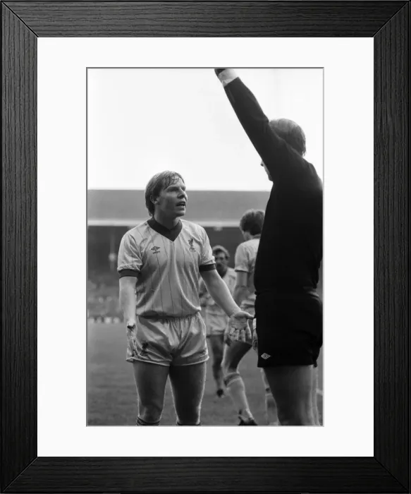 Framed Print : English League Division One match. Stoke City 1 v Liverpool 1