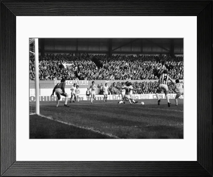 Framed Print : English League Division One match. Stoke City 1 v Liverpool 1. October 1982 MF09-05-073 Framed Print : English League Division One match. Stoke City 1 v Liverpool 1. October 1982 MF09-05-073