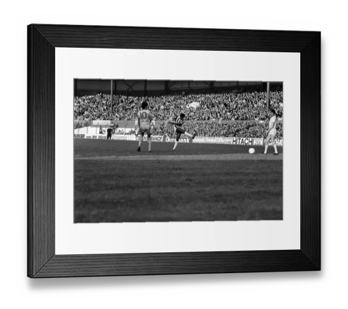 Framed Print : English League Division One match. Stoke City 1 v Liverpool 1. October 1982 MF09-05-007