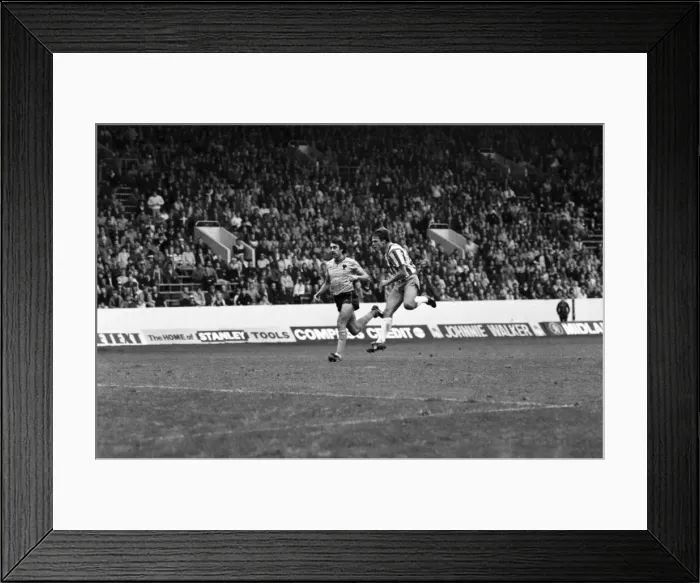 Framed Print : Sheffield Wednesday 0 v. Wolverhampton Wanderers 0. Division 2 Football Framed Print : Sheffield Wednesday 0 v. Wolverhampton Wanderers 0. Division 2 Football