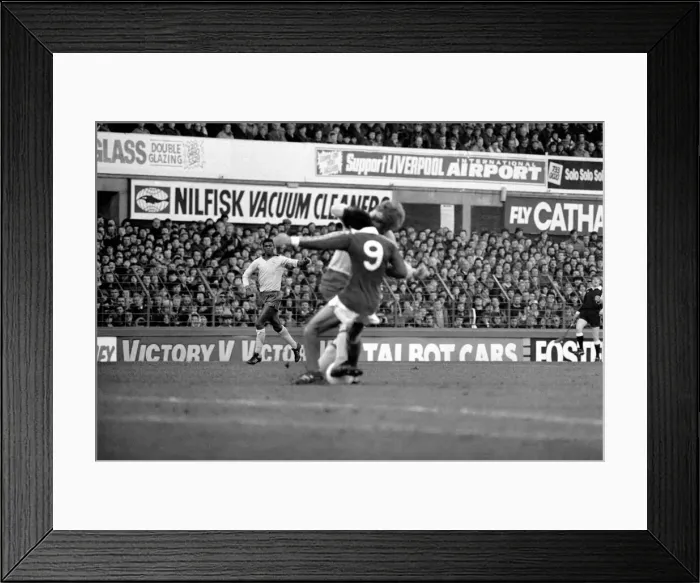 Framed Print : Everton 1 v. Arsenal 2. Division One Football. January 1981 MF01-06-053 Framed Print : Everton 1 v. Arsenal 2. Division One Football. January 1981 MF01-06-053