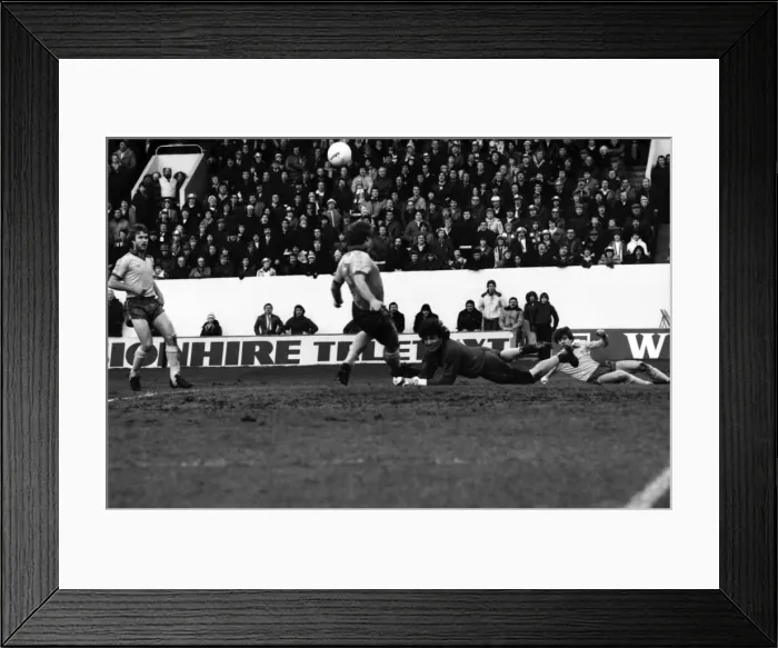 Framed Print : Sheffield Wednesday 0 v. Chelsea 0. Division Two Football. January 1981 MF01-08-024 Framed Print : Sheffield Wednesday 0 v. Chelsea 0. Division Two Football. January 1981 MF01-08-024