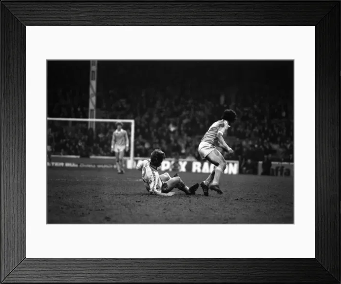 Framed Print : Manchester City 6 v. Norwich City 0. F. A Cup. January 1981 MF01-15-095