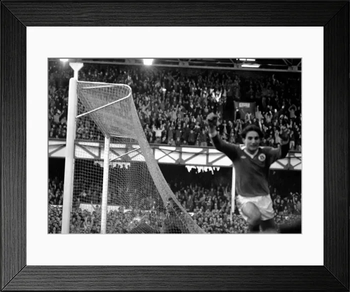 Framed Print : Everton 2 v. Liverpool 1. F. A Cup. January 1981 MF01-14-006 Framed Print : Everton 2 v. Liverpool 1. F. A Cup. January 1981 MF01-14-006