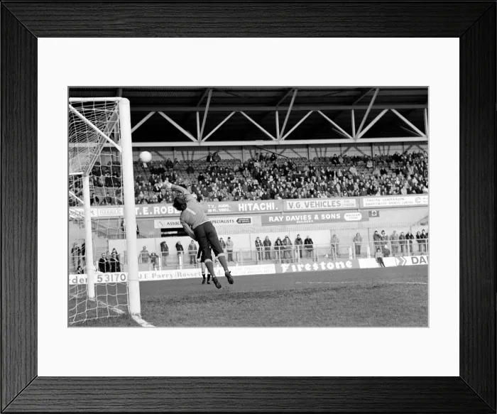 Framed Print : Wrexham 0 v. Newcastle 0. Division Two Football. January 1981 MF01-09-002 Framed Print : Wrexham 0 v. Newcastle 0. Division Two Football. January 1981 MF01-09-002