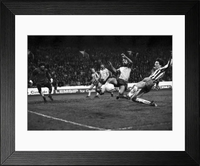 Framed Print : Sheffield Wednesday 0 v. Chelsea 0. Division Two Football. January 1981 MF01-08-010 Framed Print : Sheffield Wednesday 0 v. Chelsea 0. Division Two Football. January 1981 MF01-08-010