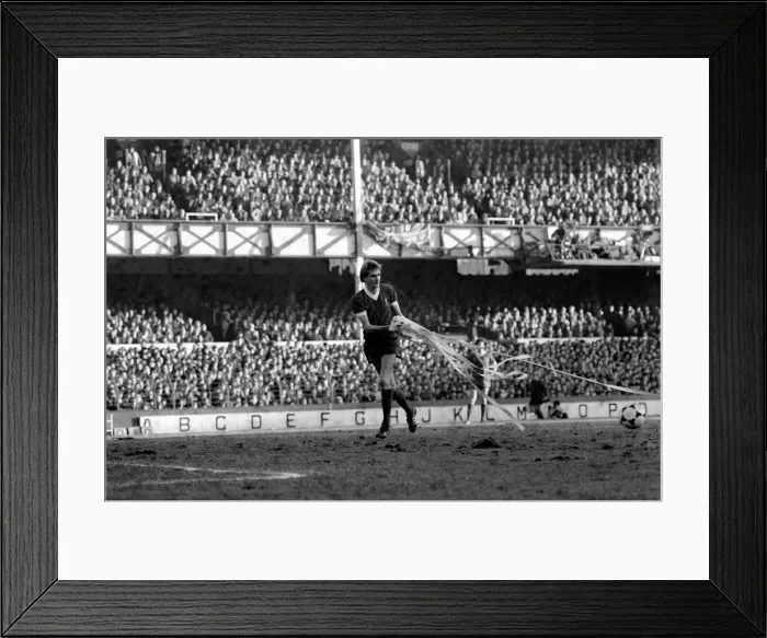 Framed Print : Everton 2 v. Liverpool 1. F. A Cup. January 1981 MF01-14 Framed Print : Everton 2 v. Liverpool 1. F. A Cup. January 1981 MF01-14