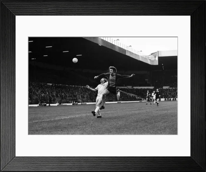 Framed Print : Leeds United 0 v. Southampton 3. Division One Football. January 1981 MF01-07-001