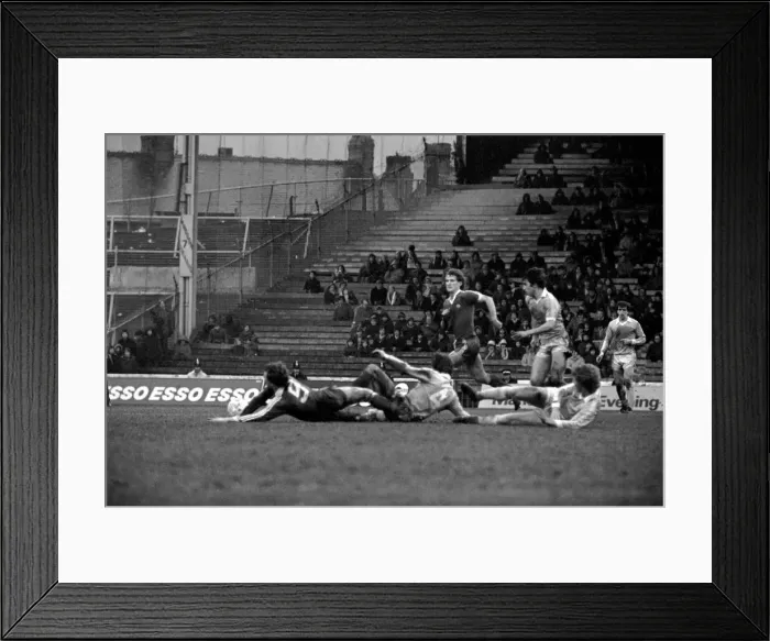 Framed Print : Manchester City 3 v. Middlesbrough 2. Division One Football. January 1981 MF01-13-089 Framed Print : Manchester City 3 v. Middlesbrough 2. Division One Football. January 1981 MF01-13-089