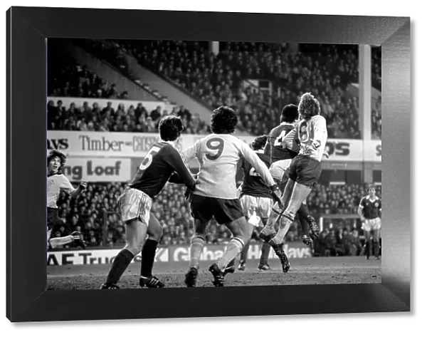 Everton 1 v. Arsenal 2. Division One Football. January 1981 MF01-06-077