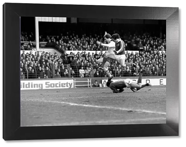 Everton 1 v. Arsenal 2. Division One Football. January 1981 MF01-06-007