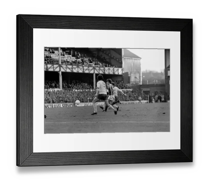 Framed Print : Everton 1 v. Arsenal 2. Division One Football. January 1981 MF01-06-014 Framed Print : Everton 1 v. Arsenal 2. Division One Football. January 1981 MF01-06-014