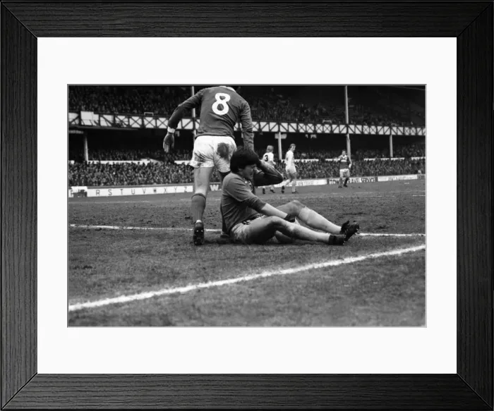 Framed Print : Everton 3 v. Coventry 0. Division One Football. February 1981 MF01-32-034 Framed Print : Everton 3 v. Coventry 0. Division One Football. February 1981 MF01-32-034