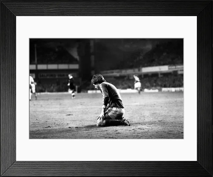 Framed Print : Everton 2 v. Arsenal 0. F. A Cup. January 1981 MF01-01-058 Framed Print : Everton 2 v. Arsenal 0. F. A Cup. January 1981 MF01-01-058