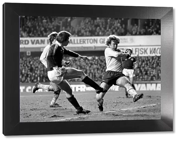 Everton 1 v. Arsenal 2. Division One Football. January 1981 MF01-06-028