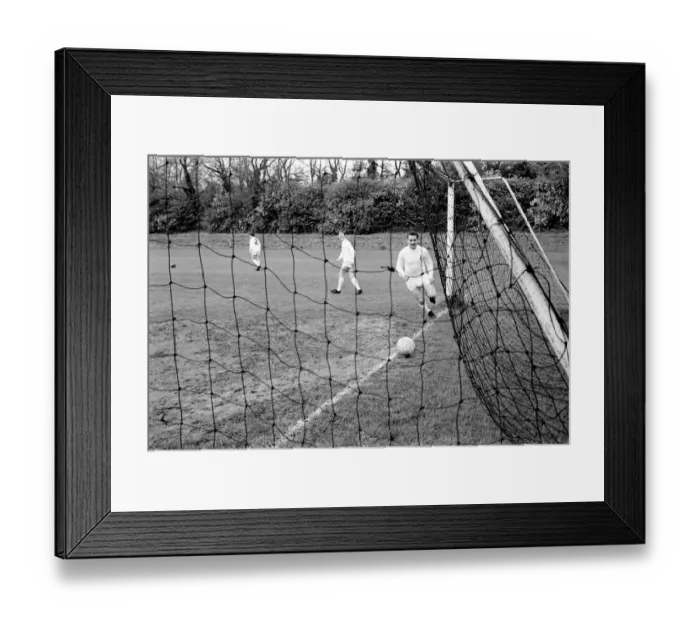 Framed Print : Tottenham Hotspur team training in preparation for their upcoming FA Cup final match