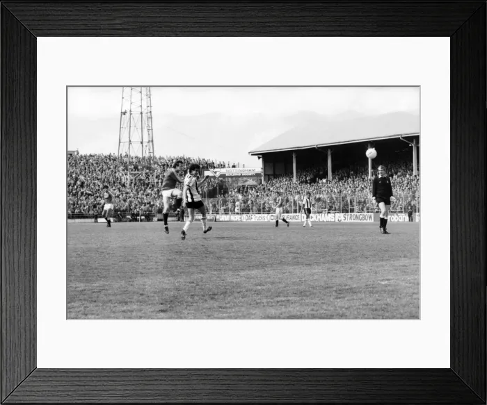Framed Print : English League Division One match. Notts County 3 v Manchester United 2