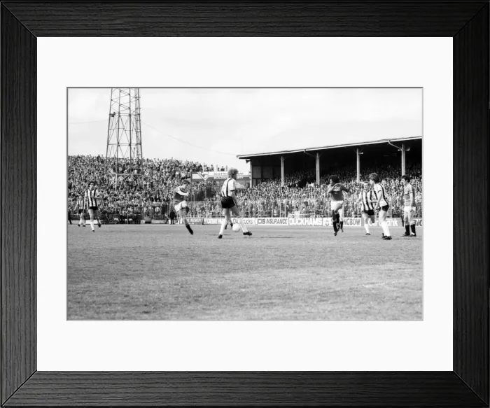 Framed Print : English League Division One match. Notts County 3 v Manchester United 2