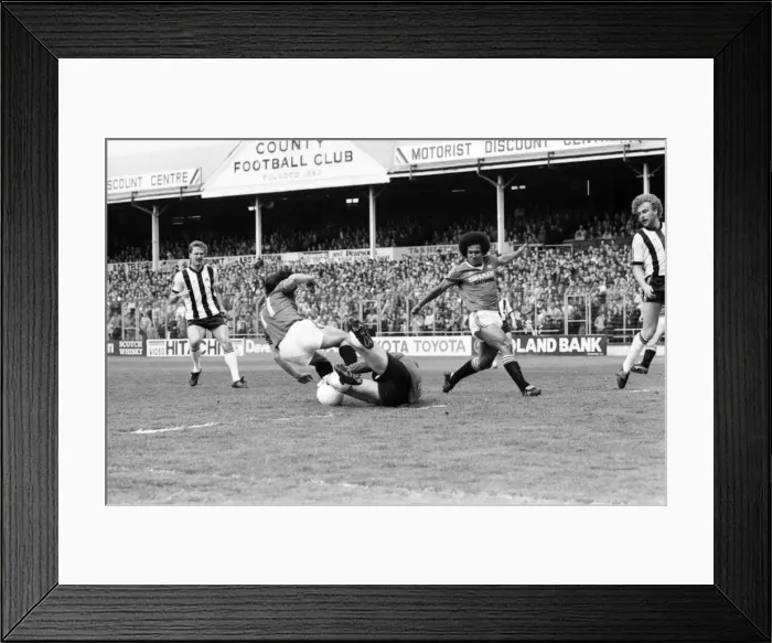 Framed Print : English League Division One match. Notts County 3 v Manchester United 2 Framed Print : English League Division One match. Notts County 3 v Manchester United 2