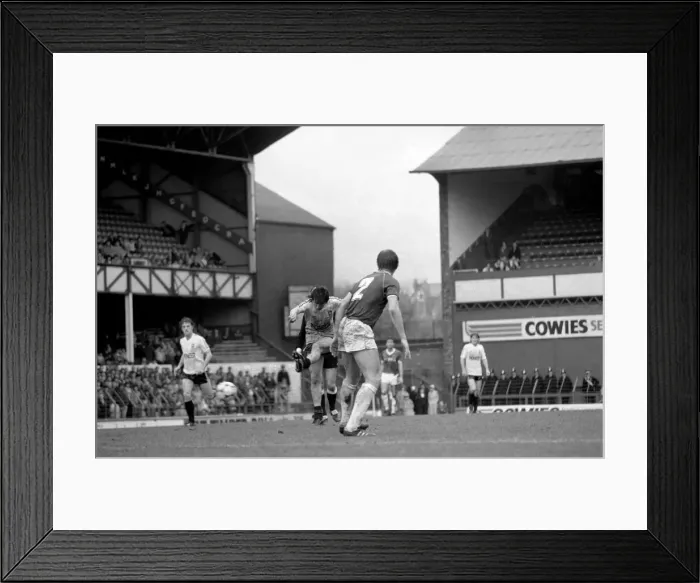 Framed Print : English League Division One match. Everton 1 v Ipswich Town 1. May 1983 MF11-28-127 Framed Print : English League Division One match. Everton 1 v Ipswich Town 1. May 1983 MF11-28-127